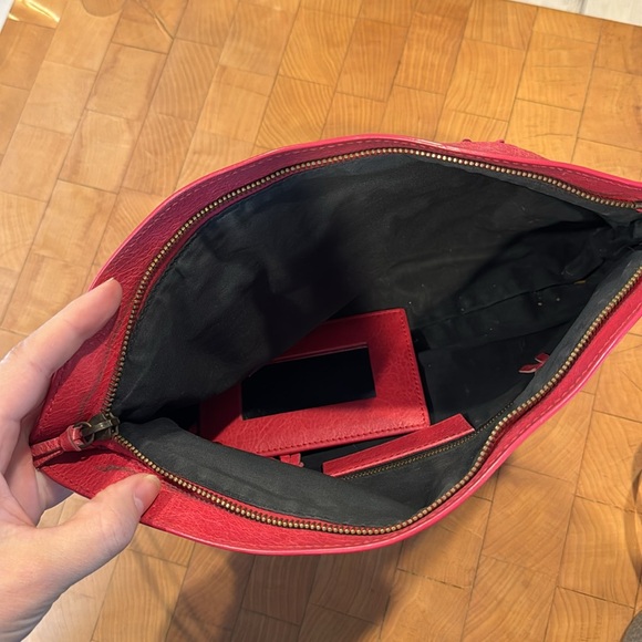 BALENCIAGA CLUTCH - Picture 3 of 6